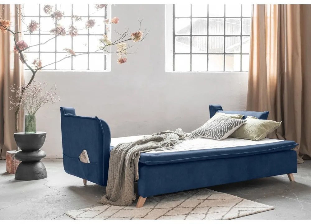 Canapea albastru-închis extensibilă cu tapițerie din catifea 225 cm Charming Charlie – Miuform