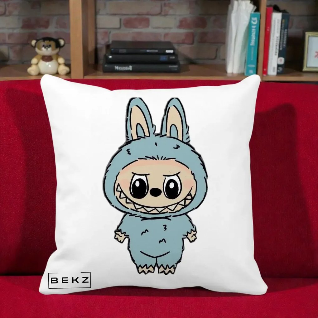 Perna Personalizata Labubu Albastru-Gri Solo, 40x40 cm, Alba Mata, Husa Detasabila, Perna Inclusa, BEKZ®