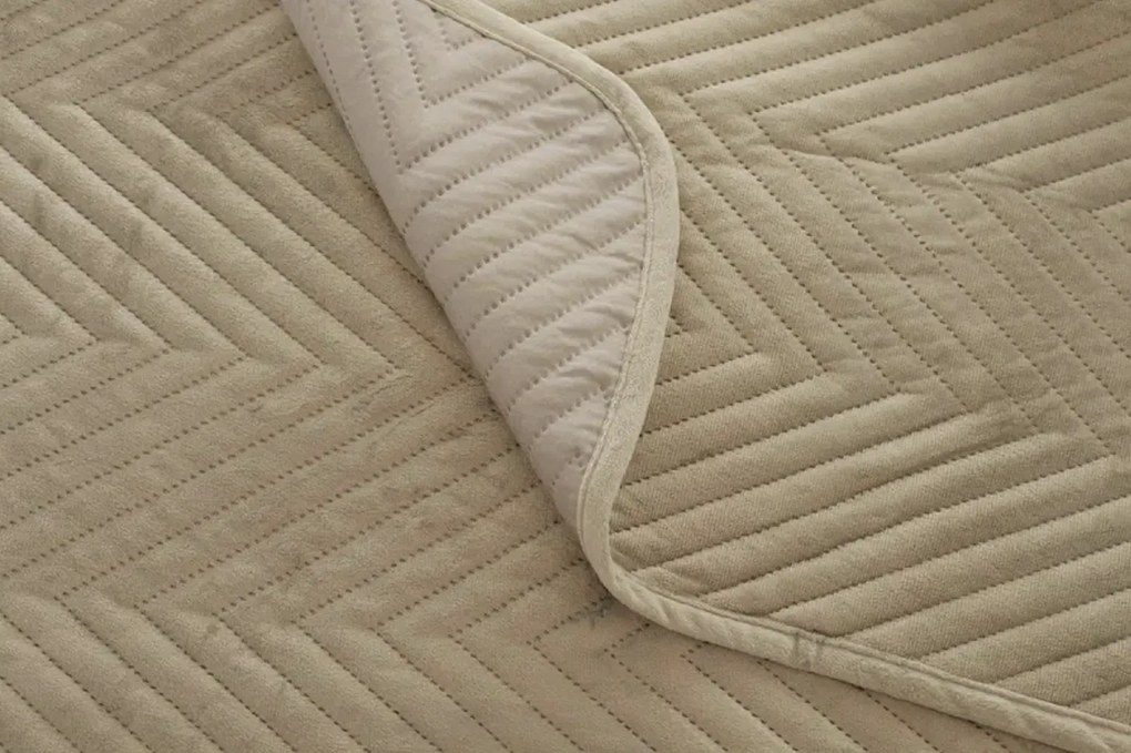 Cuvertura de pat bej din catifea ARROW VELVET Dimensiune: 200 x 220 cm