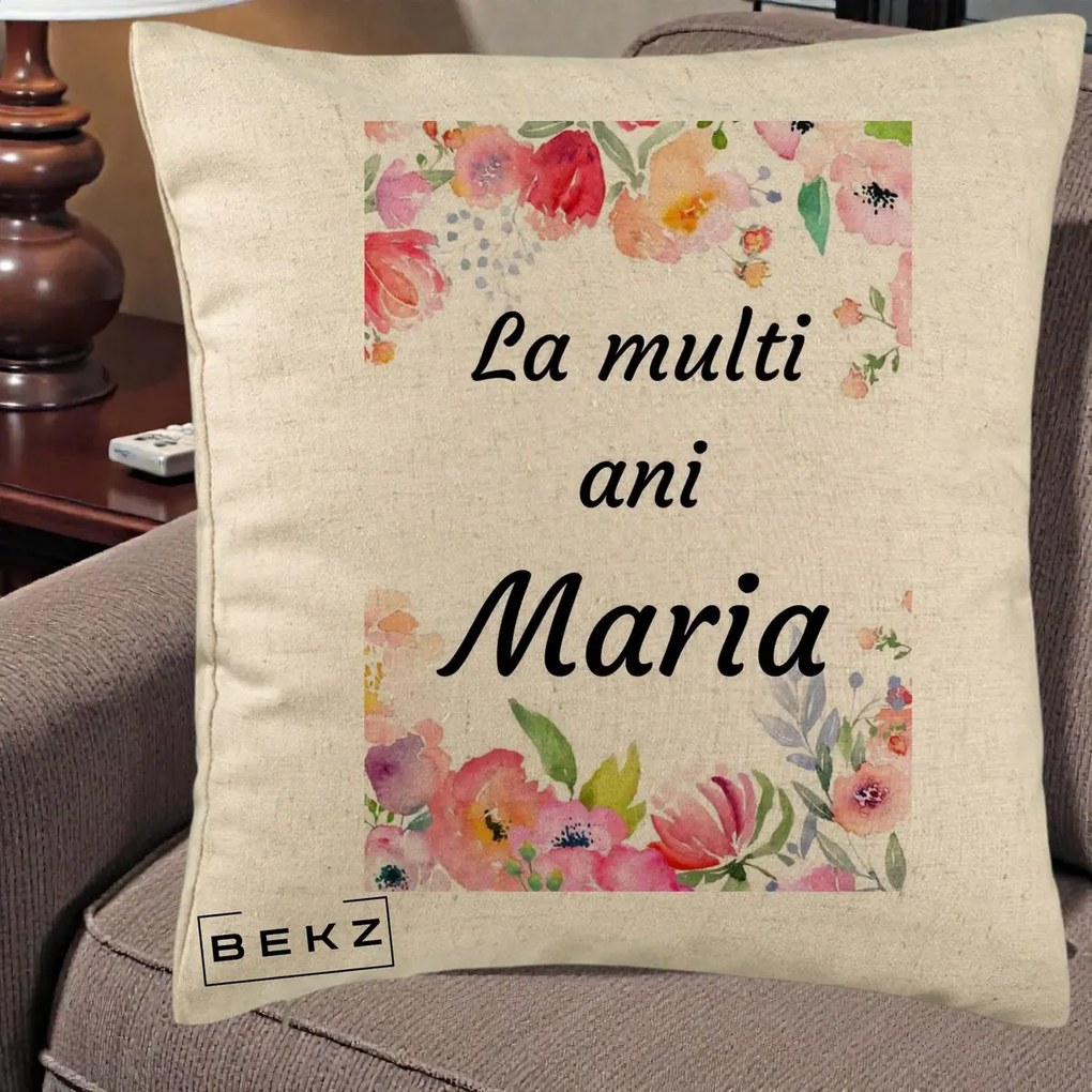 Cadou de Onomastica - Perna Personalizata La Multi Ani Maria Flori Acuarela, 40x40 cm, Bej, Husa Detasabila, Perna Inclusa, BEKZ®