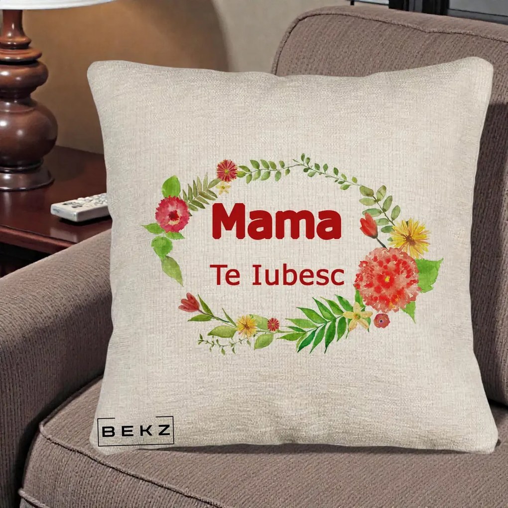 Cadou pentru Mama - Perna Personalizata Mama Te Iubesc Flori Rosii, 40x40 cm, Bej Canapea, Husa Detasabila, Perna Inclusa, BEKZ®