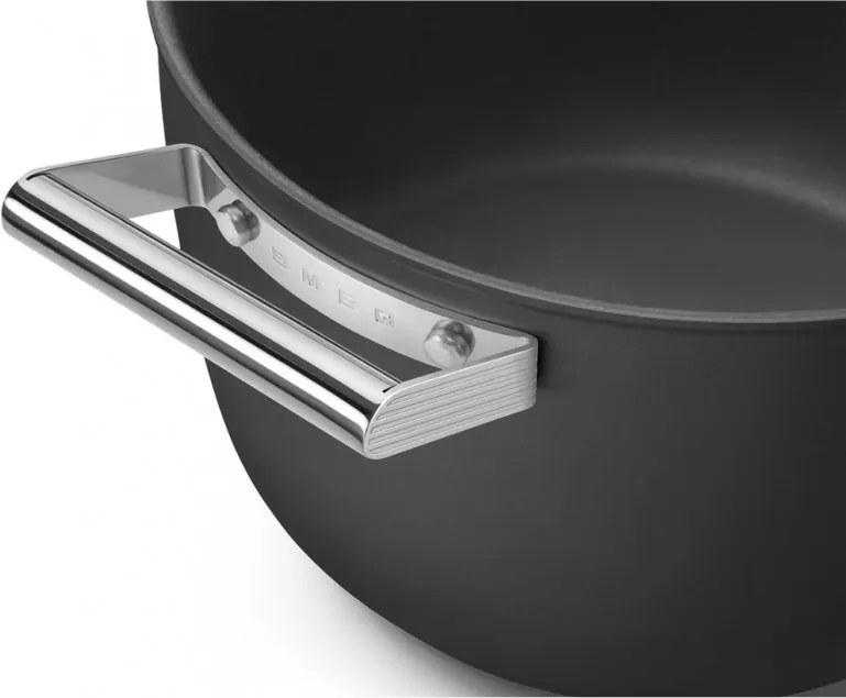 Oala cu capac SMEG CKFC2611BLM, 7,7 l, Ø26 cm, Acoperire cu teflon, Pana la 250°C, Inductie, Negru