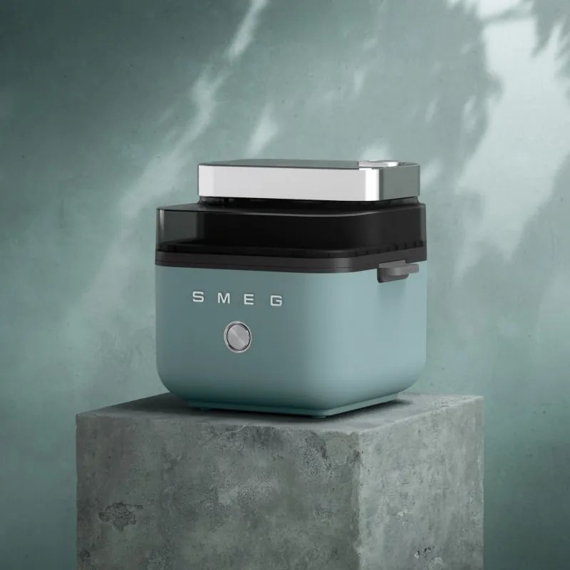 Friteuza cu aer cald Smeg Collezione AFC01EGMAU, 1450 W, 7,3 l, 40-200°C, 7 programe, Mod dublu, Comandă tactila, Timer, LED, Verde