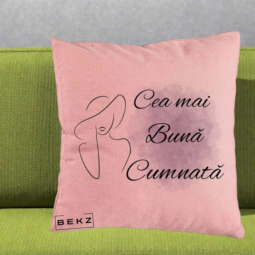 Cadou pentru Cumnata - Perna Personalizata Cea mai Buna Cumnata cu Silueta Dama si Pete Violet, 40x40 cm, Roz, Husa Detasabila, Perna Inclusa, BEKZ®