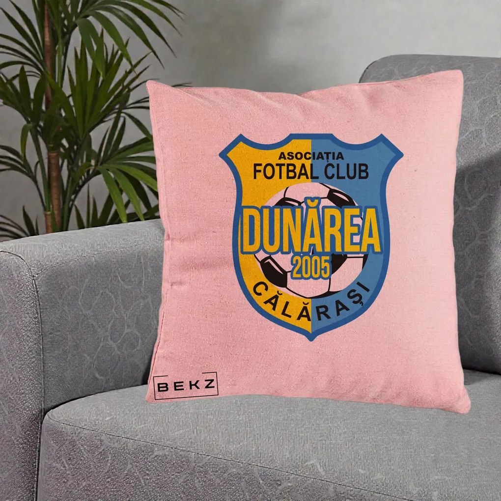 Perna Personalizata AFC Dunarea Calarasi 2005 Fotbal, 40x40 cm, Roz, Husa Detasabila, Perna Inclusa, BEKZ®