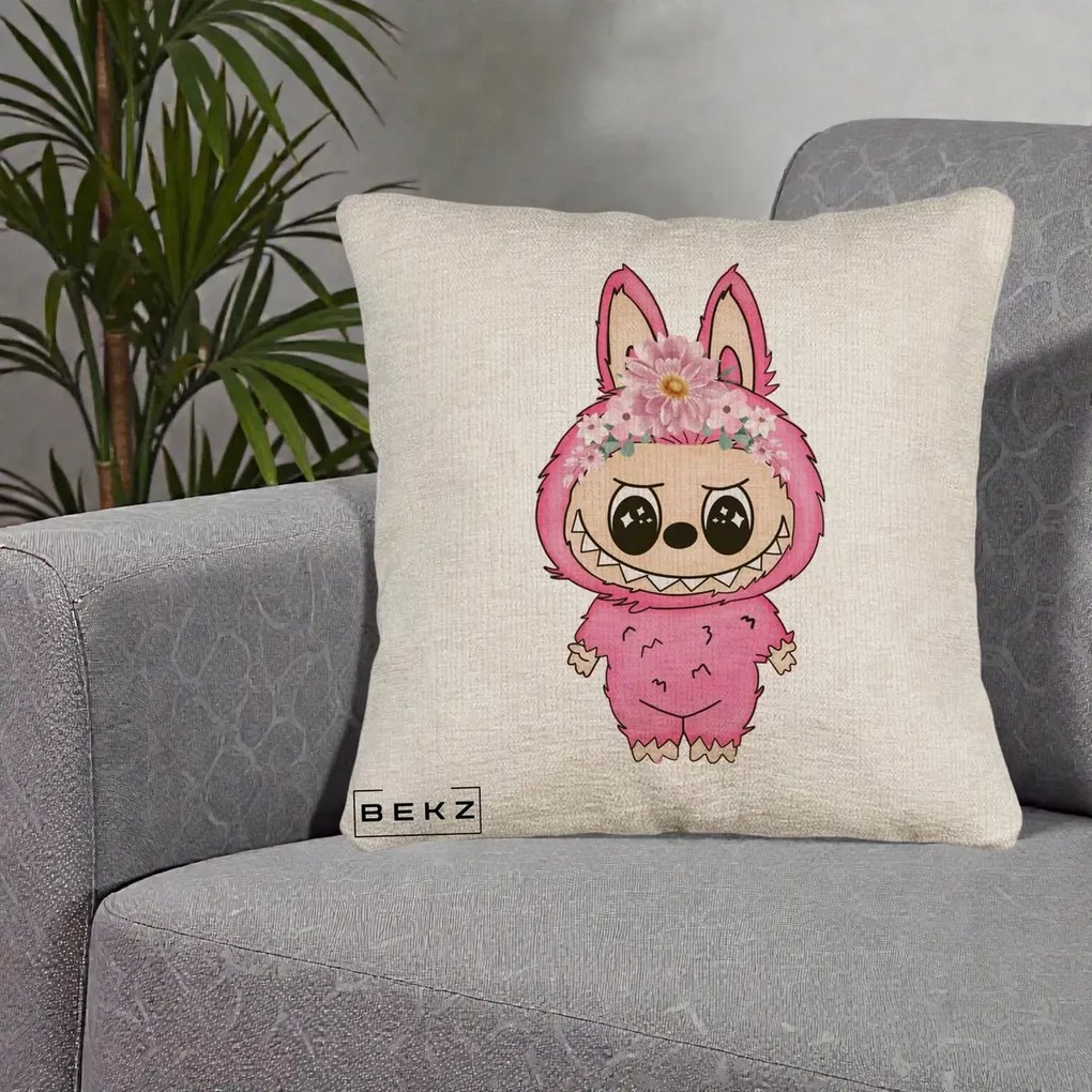 Perna Personalizata Labubu Roz cu Coroana Florala, 40x40 cm, Bej Canapea, Husa Detasabila, Perna Inclusa, BEKZ®