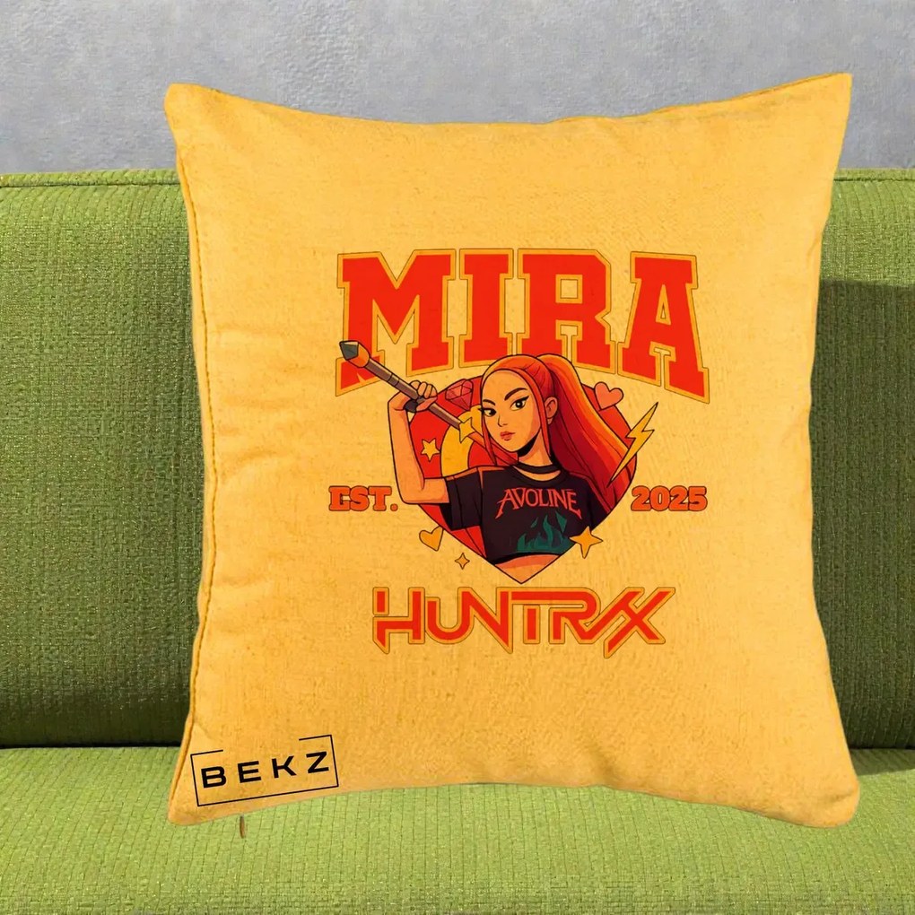 Perna Personalizata K-pop HUNTRX Mira Personaj Avoline, 40x40 cm, Galben, Husa Detasabila, Perna Inclusa, BEKZ®