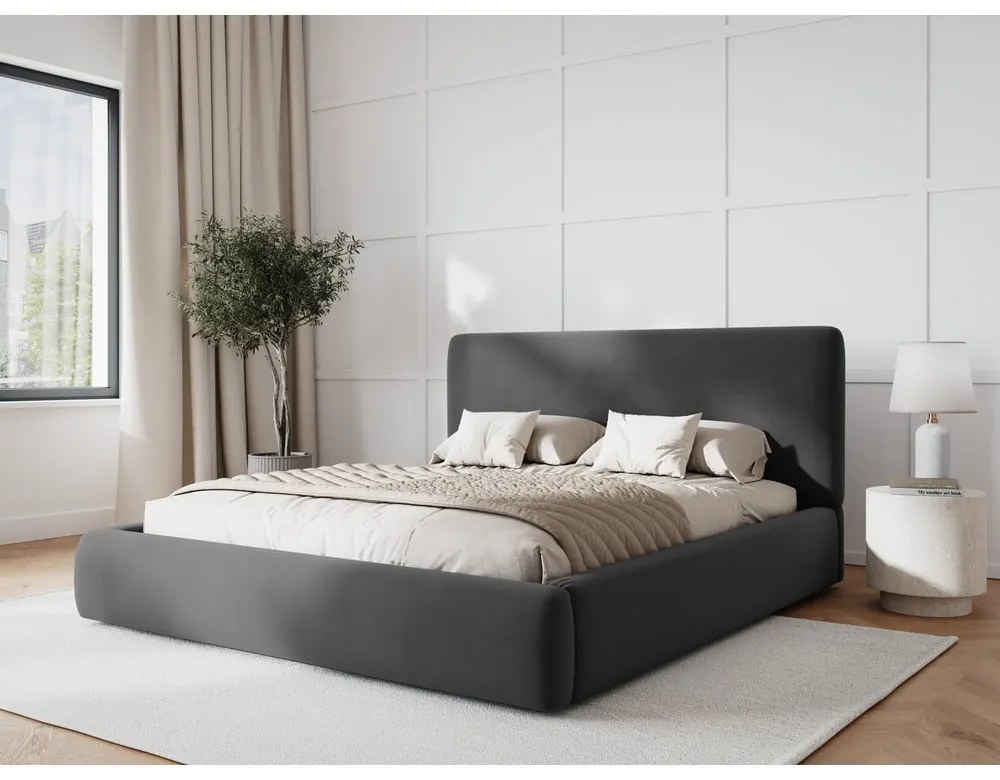 Pat matrimonial gri închis tapițat cu spațiu de depozitare cu somieră 140x200 cm Colonel – Cosmopolitan Design