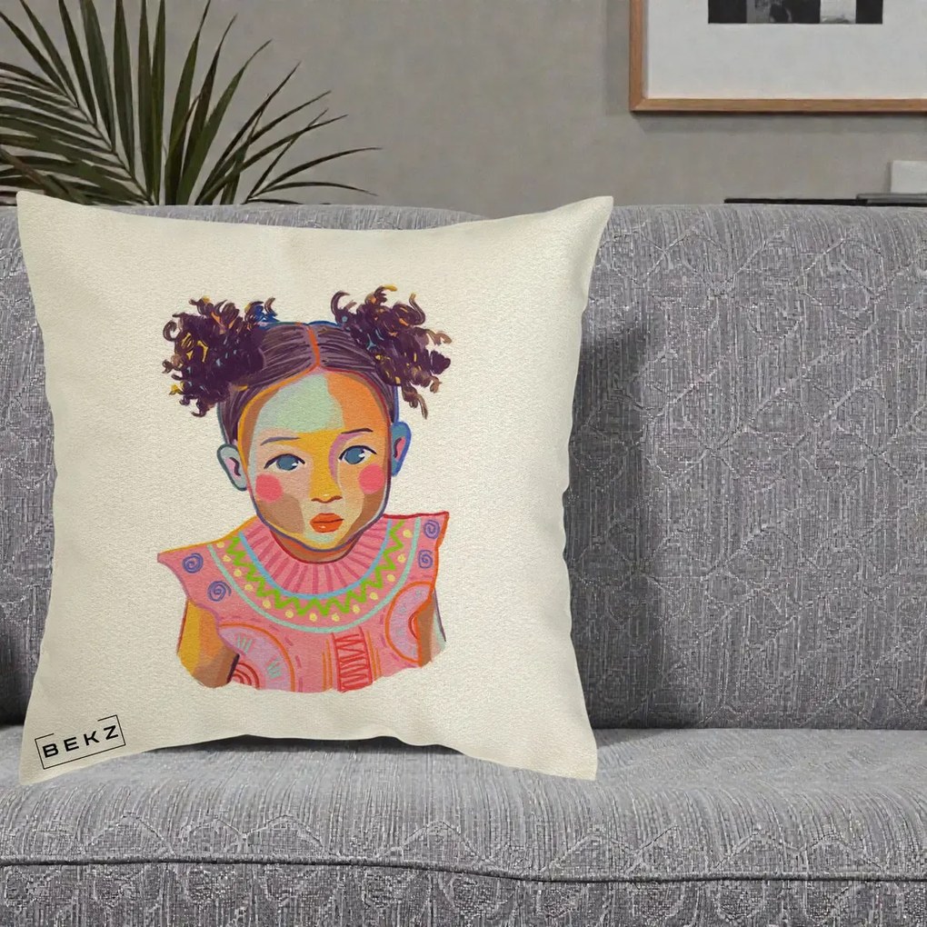 Perna Decorativa Fetita Vesela Portret Colorat, 40x40 cm, Ecru, Husa Detasabila, Perna Inclusa, BEKZ®