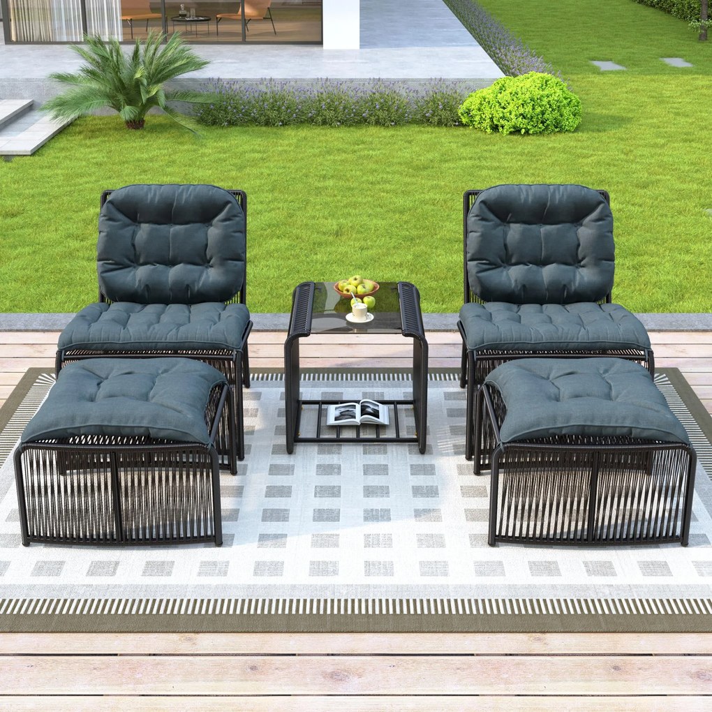 Set mobilier de grădină de exterior în 5 piese, set lounge pentru balcon cu 2 scaune, 2 taburete și masă cu blat din sticlă, Negru+Gri