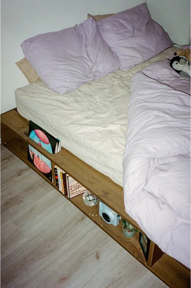 Pat matrimonial maro din lemn masiv de pin cu somieră 140x200 cm Ziggy – Karup Design