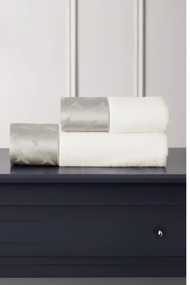 Set prosop și prosop de corp COLIBRI, 2 buc Alb / broderie menta Set (prosop 50x100cm, prosop de corp 75x150cm)