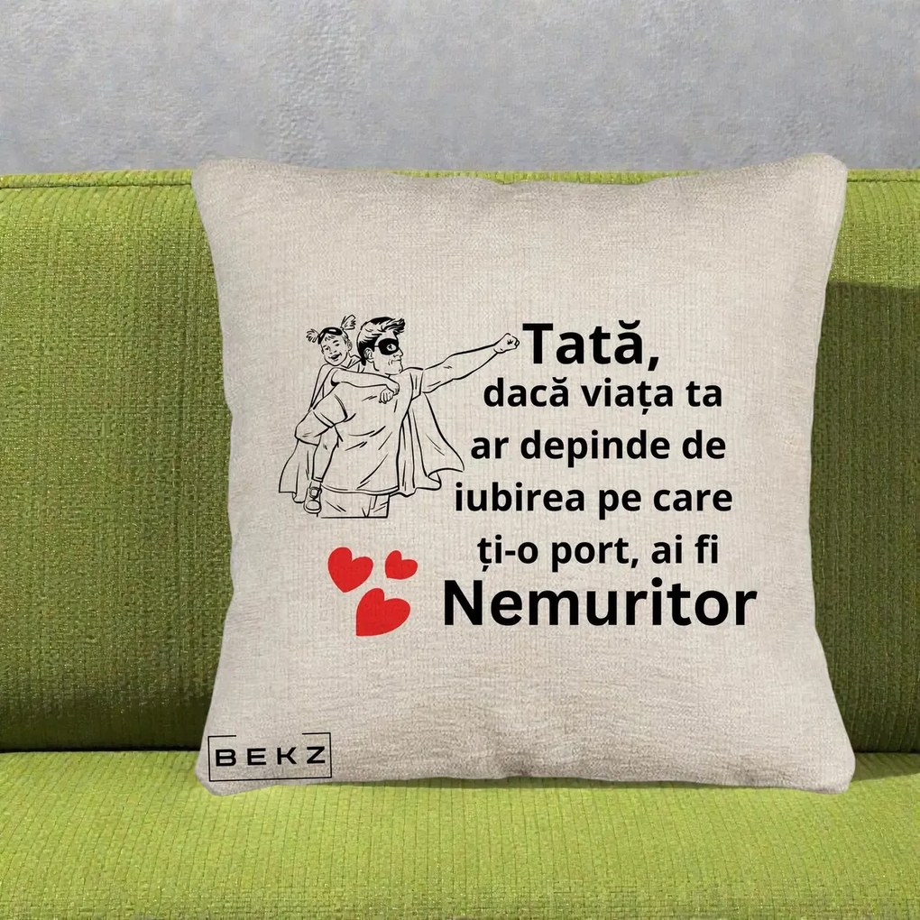 Cadou pentru Tata - Perna Personalizata Tata Nemuritor Supererou cu Masca, 40x40 cm, Bej Canapea, Husa Detasabila, Perna Inclusa, BEKZ®
