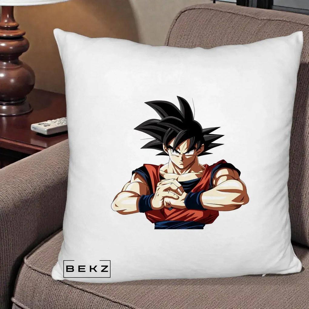 Perna Personalizata Dragon Ball Goku Portret Serios, 40x40 cm, Alb Pufos, Husa Detasabila, Perna Inclusa, BEKZ®