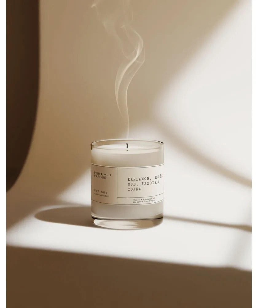 Lumânare parfumată din ceară de soia timp de ardere 40 h #83 Cardamom, Rose, Oud, Tonka – Perfumed Prague