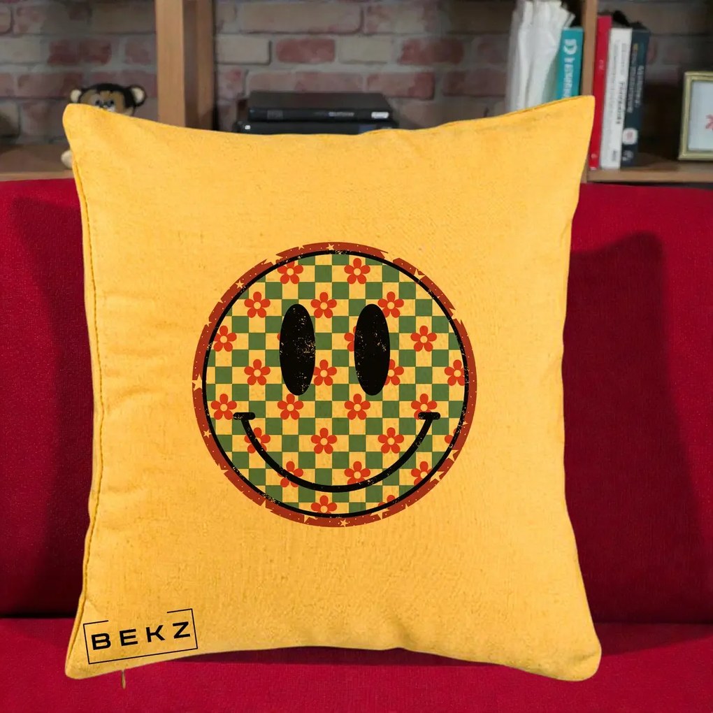 Perna Decorativa Smiley Face Checkered cu Floricele, 40x40 cm, Galben, Husa Detasabila, Perna Inclusa, BEKZ®