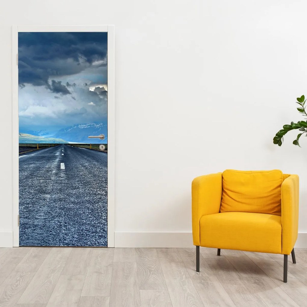 Fototapet pentru ușă - Drum în furtună (95x205cm)