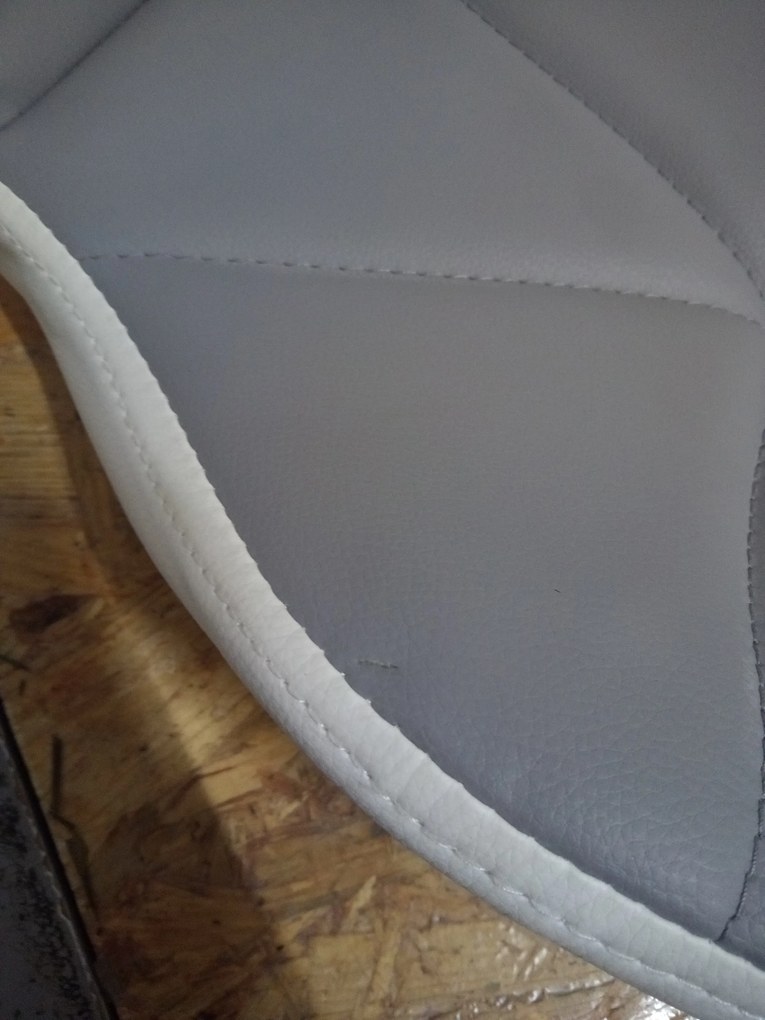 OFERTA Scaun de birou alb-gri AVOLA din piele ecologica II. calitate