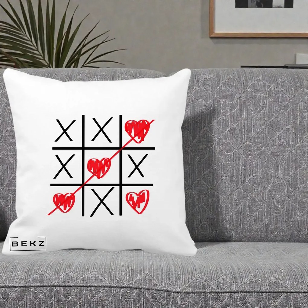 Cadou Romantic - Perna Personalizata Love Joc X si Inima cu Castigator Iubire, 40x40 cm, Alba Mata, Husa Detasabila, Perna Inclusa, BEKZ®