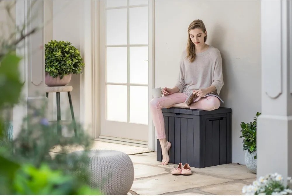 Cutie de depozitare pentru grădină gri închis din plastic Urban – Keter