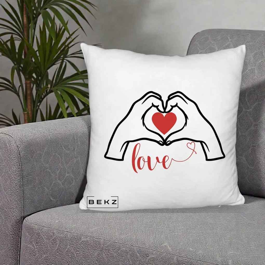 Perna Decorativa Love Maini Inima cu Inscriptie Love Rosu, 40x40 cm, Alb Pufos, Husa Detasabila, Perna Inclusa, BEKZ®