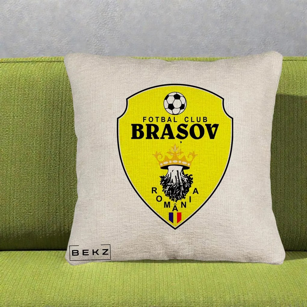 Perna Personalizata FC Brasov Fotbal Romania, 40x40 cm, Bej Canapea, Husa Detasabila, Perna Inclusa, BEKZ®