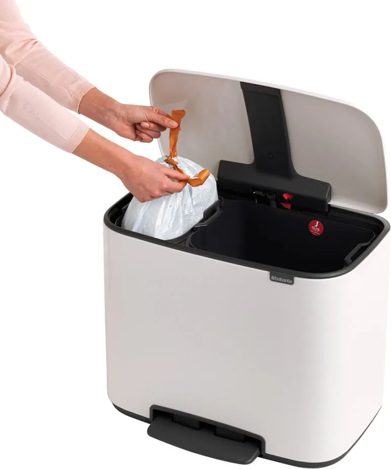 Coș de gunoi alb de reciclat/cu pedală din oțel 34 l Bo – Brabantia