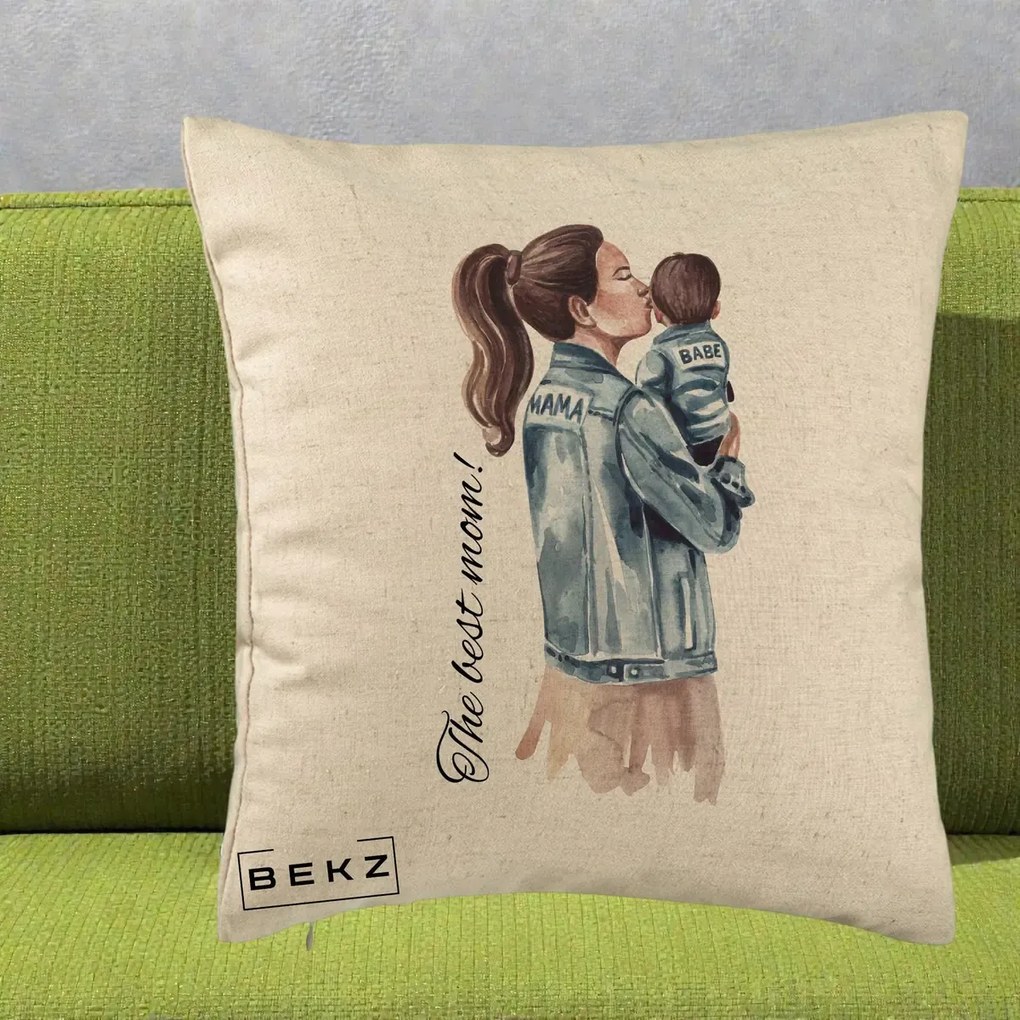 Cadou pentru Mama - Perna Personalizata The Best Mom Jachete, 40x40 cm, Bej, Husa Detasabila, Perna Inclusa, BEKZ®