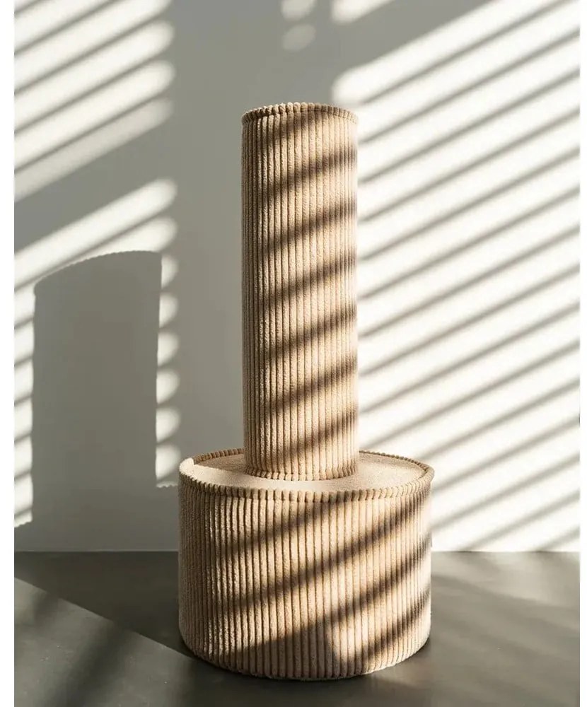 Pernă decorativă pentru copii maro deschis cu tapițerie din catifea reiată Roll – Wigiwama