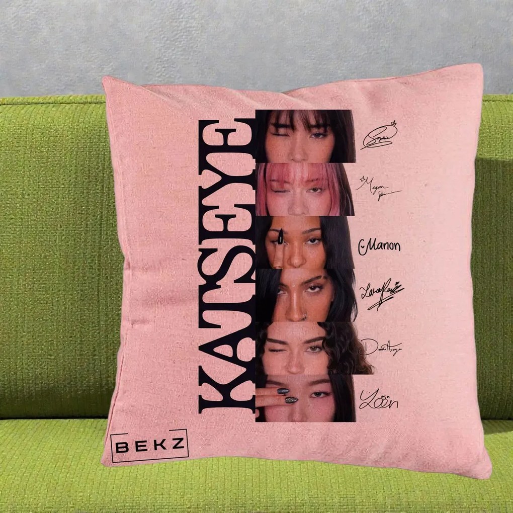 Perna Personalizata K-pop KATSEYE Semnaturi Membre Foto, 40x40 cm, Roz, Husa Detasabila, Perna Inclusa, BEKZ®