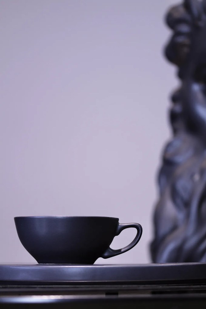 Ceasca Vulcano Adora, 250ml, Negru Mat Carbon Indigo (ceai, cappuccino, flat white) Design Special