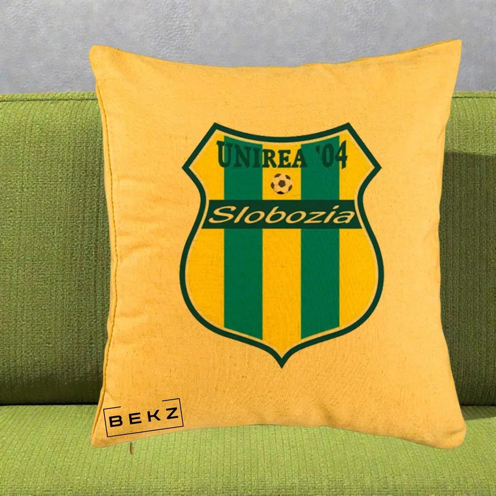 Perna Personalizata Unirea '04 Slobozia Fotbal, 40x40 cm, Galben, Husa Detasabila, Perna Inclusa, BEKZ®
