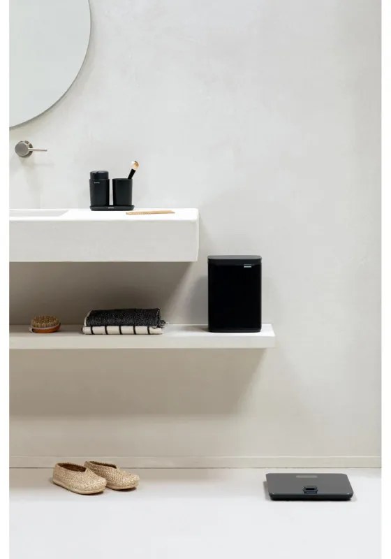 Cos pentru gunoi Brabantia Bo Small 1006622, 4 L, Deschidere lina si silentioasa, Bază antiderapantă, Negru