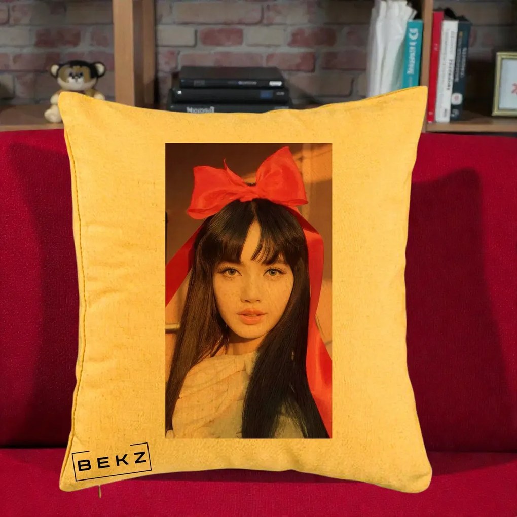 Perna Personalizata K-pop BLACKPINK Rose cu Funda Rosie, 40x40 cm, Galben, Husa Detasabila, Perna Inclusa, BEKZ®