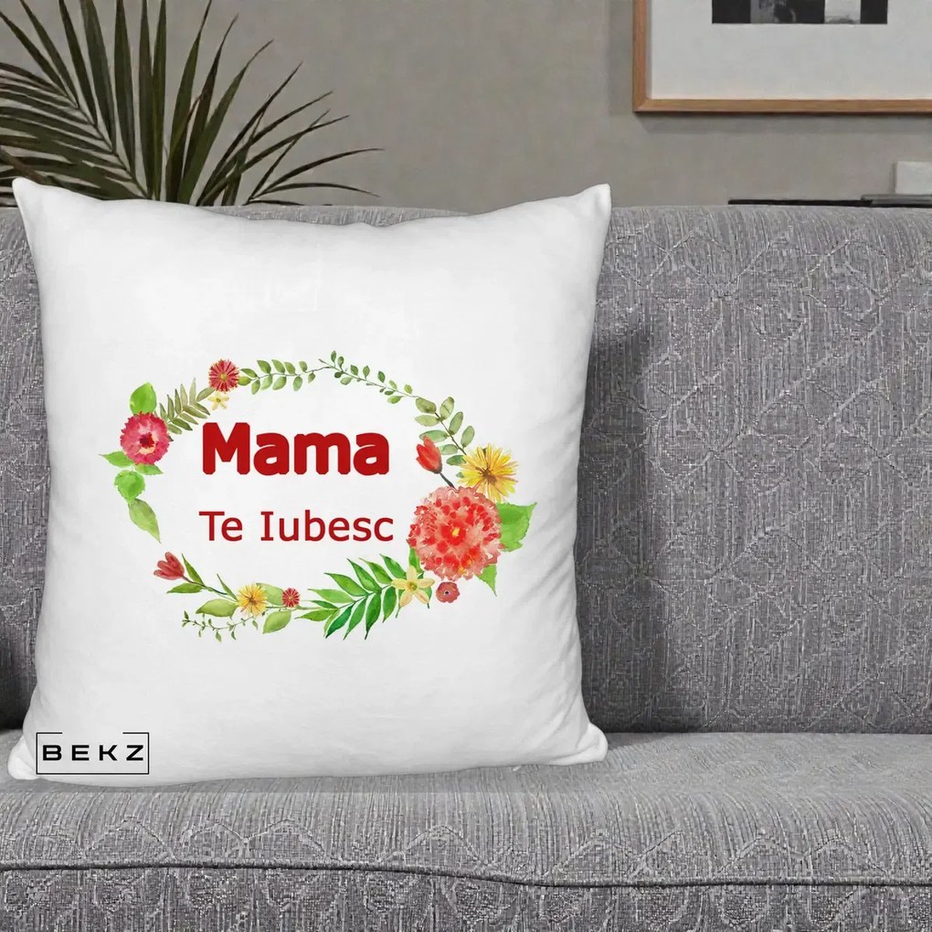 Cadou pentru Mama - Perna Personalizata Mama Te Iubesc Flori Rosii, 40x40 cm, Alb Pufos, Husa Detasabila, Perna Inclusa, BEKZ®