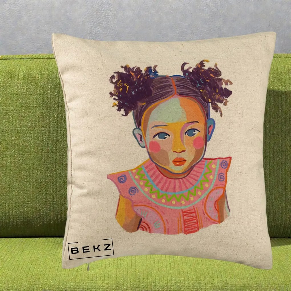Perna Decorativa Fetita Vesela Portret Colorat, 40x40 cm, Bej, Husa Detasabila, Perna Inclusa, BEKZ®