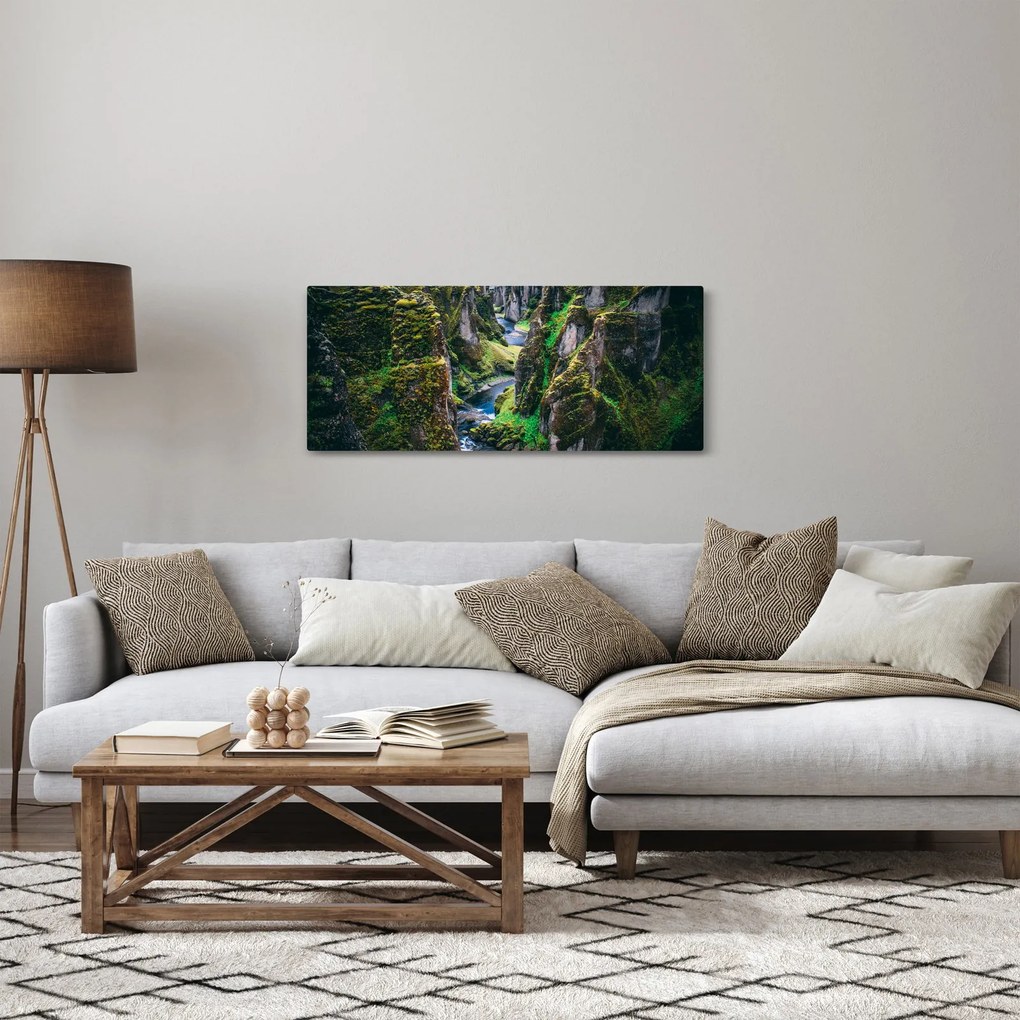 Tablou - Râu într-o vale stâncoasă (120x50 cm)