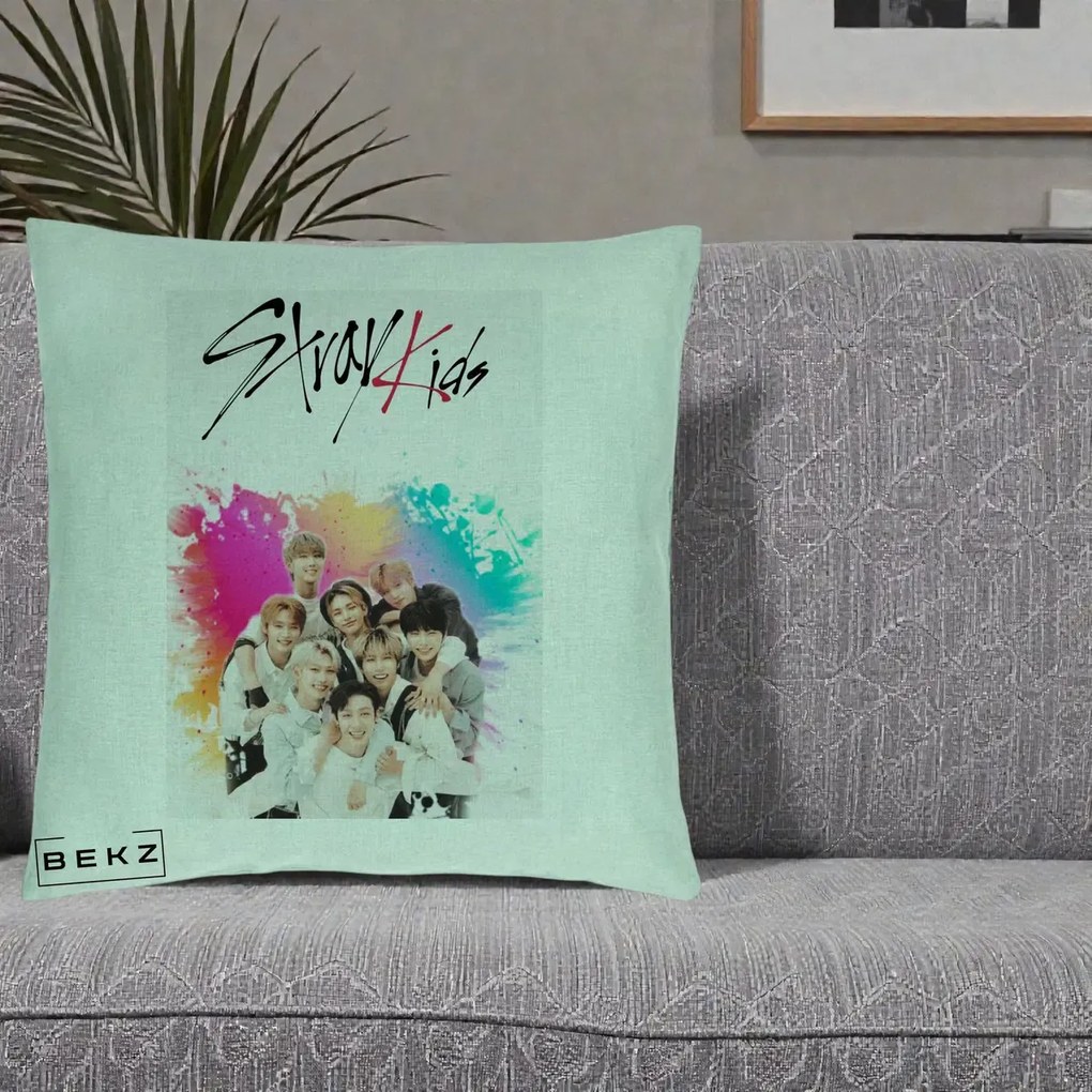 Perna Personalizata K-pop Stray Kids cu Splash Multicolor, 40x40 cm, Verde Menta, Husa Detasabila, Perna Inclusa, BEKZ®
