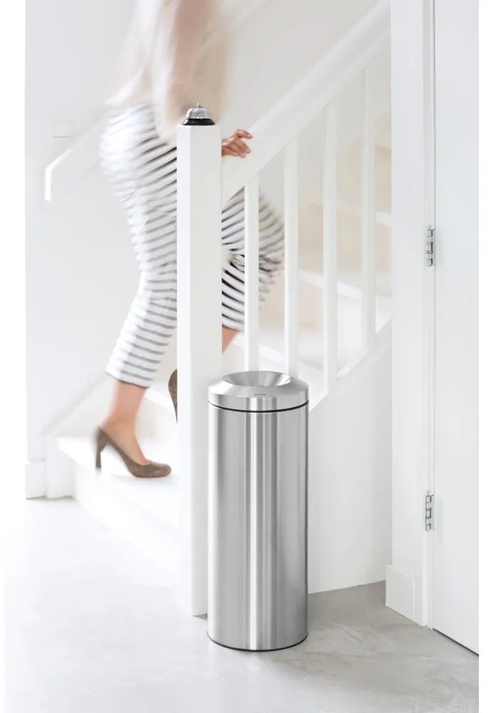 Coș de gunoi argintiu mat din oțel 30 l Flame Guard – Brabantia