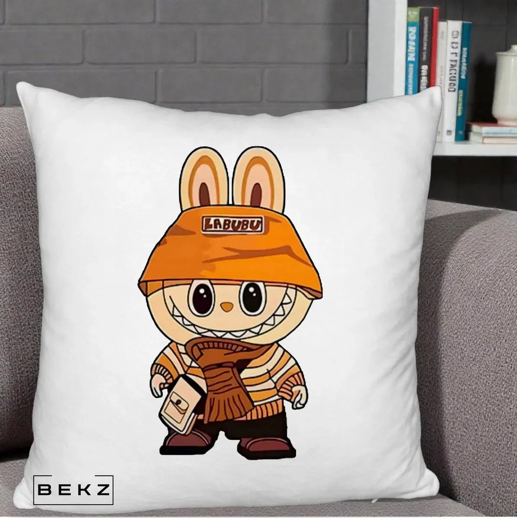 Perna Personalizata Labubu Streetwear Portocaliu, 40x40 cm, Alb Pufos, Husa Detasabila, Perna Inclusa, BEKZ®