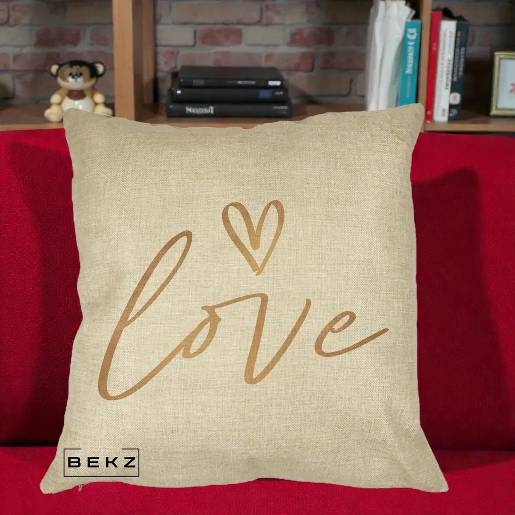 Perna Decorativa Love Caligrafie Aurie, 40x40 cm, Crem, Husa Detasabila, Perna Inclusa, BEKZ®