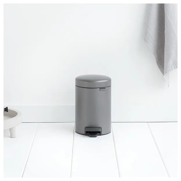 Cos de gunoi cu pedala Brabantia NewIcon 648999, 3 L, Inchidere lina, Baza antiderapanta, Gri
