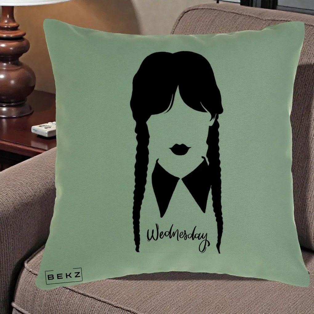 Perna Personalizata Wednesday Addams Silueta Alb-Negru, 40x40 cm, Verde, Husa Detasabila, Perna Inclusa, BEKZ®