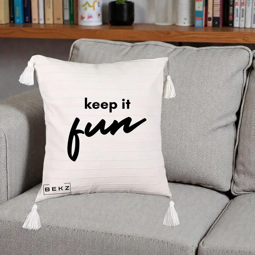 Perna Decorativa Keep It Fun, 40x40 cm, Bej cu Franjuri, Husa Detasabila, Perna Inclusa, BEKZ®