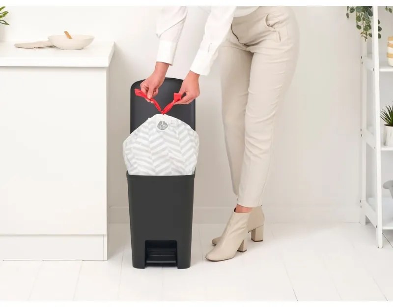 Coș cu pedală Brabantia StepUp 1008482, 25 L, Materiale ecologice, Deschidere mare, Gri închis
