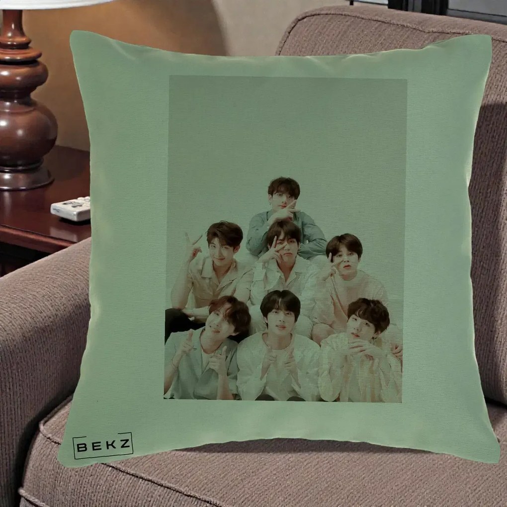 Perna Personalizata K-pop BTS Foto Grup Pastel, 40x40 cm, Verde, Husa Detasabila, Perna Inclusa, BEKZ®