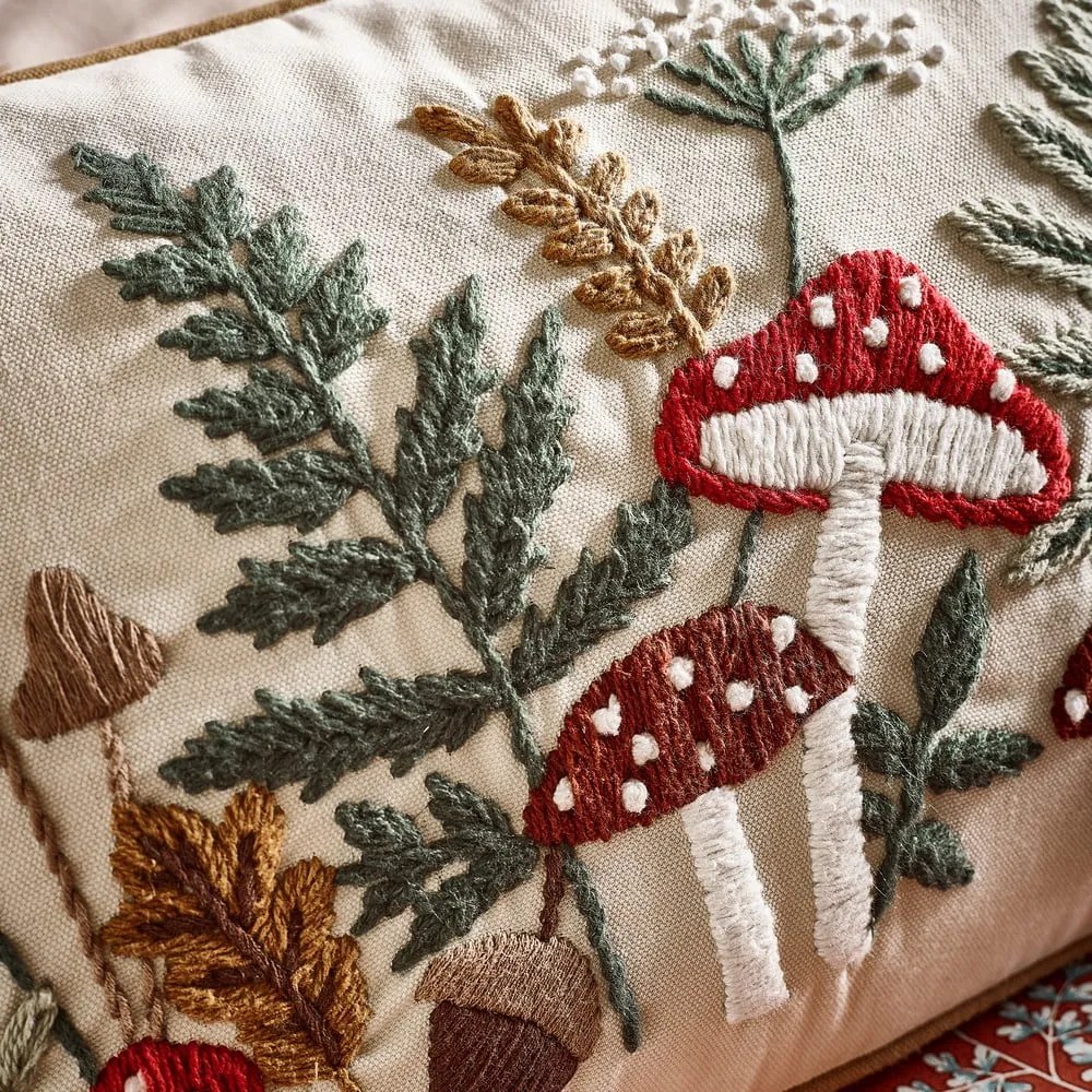 Pernă decorativă din bumbac 30x50 cm Embroidery Woodland – Catherine Lansfield