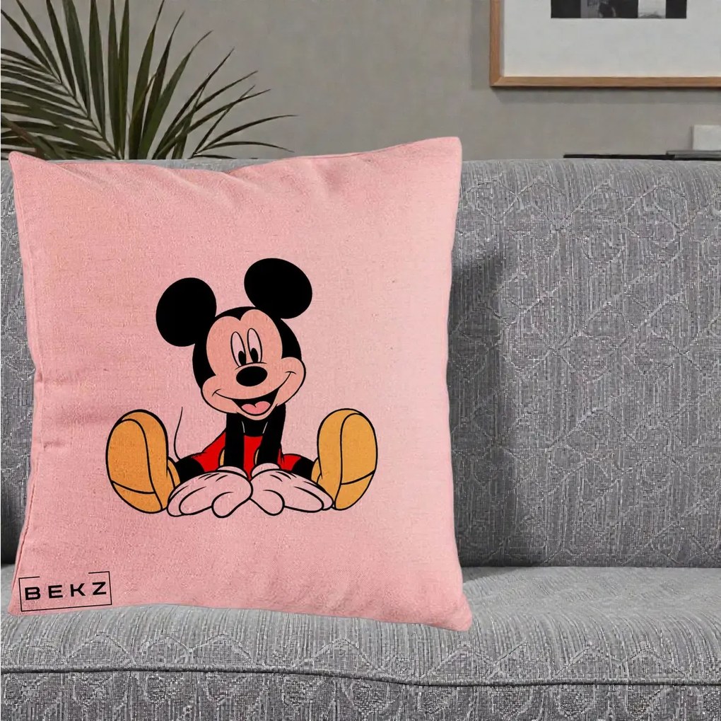 Perna Personalizata Mickey Mouse Relaxat, 40x40 cm, Roz, Husa Detasabila, Perna Inclusa, BEKZ®