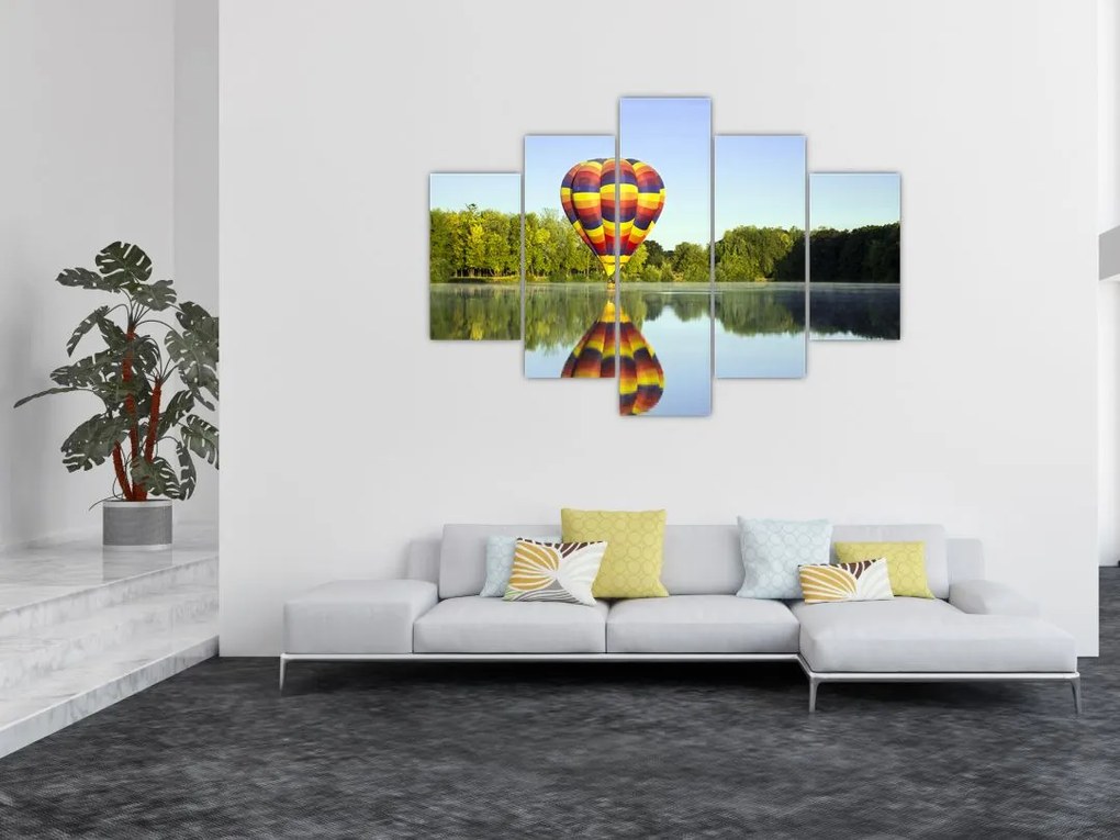 Tablou cu balon cu aer cald pe un lac (150x105 cm)