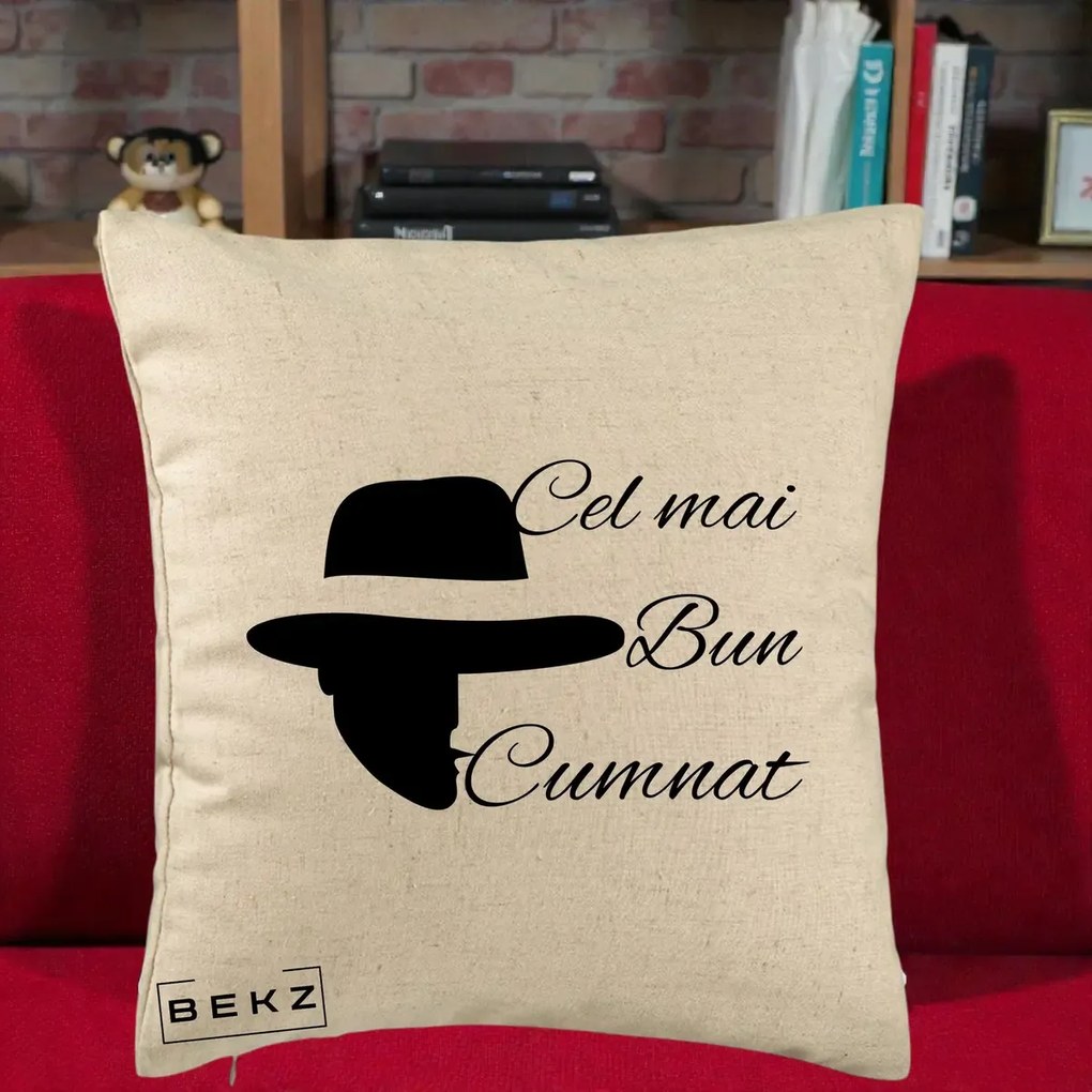 Cadou pentru Cumnat - Perna Personalizata Cel mai Bun Cumnat cu Silueta Palarie, 40x40 cm, Bej, Husa Detasabila, Perna Inclusa, BEKZ®